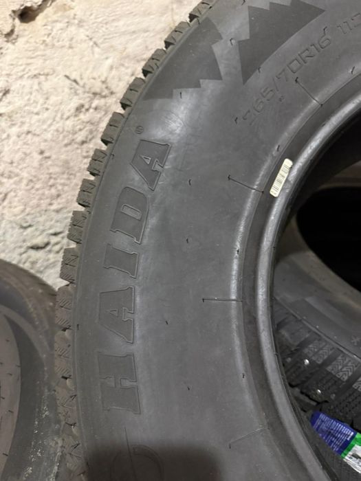 Продам шины комплект зима лето