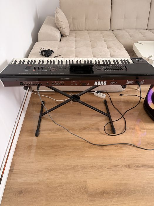 Orgă Pa4x Korg.