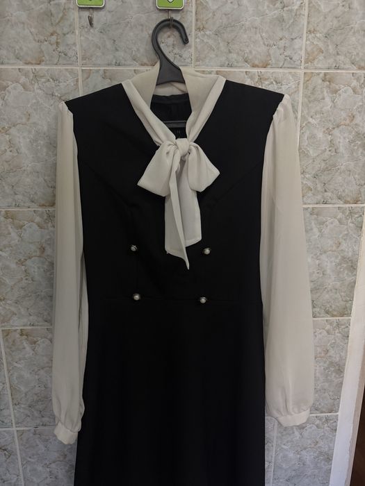 Продам классическое платье