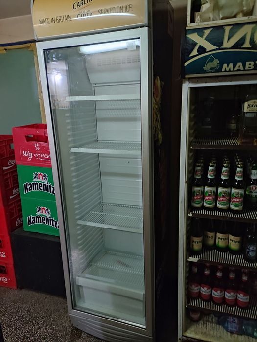 Хладилна витрина