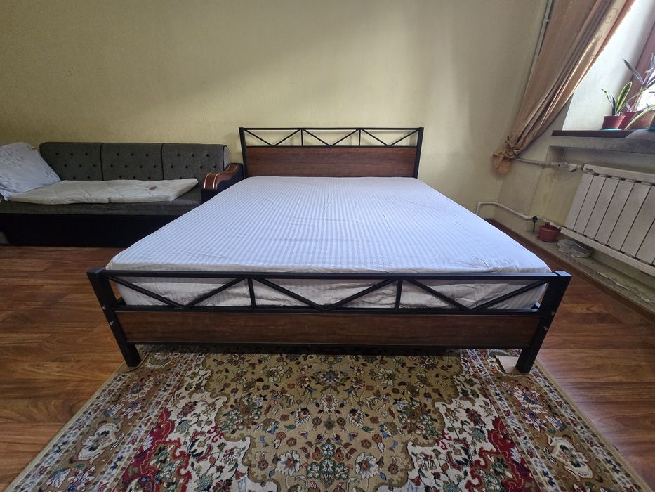 Кровать. Kravat. Металлическая двуспальная кровать. Spalni krovat
