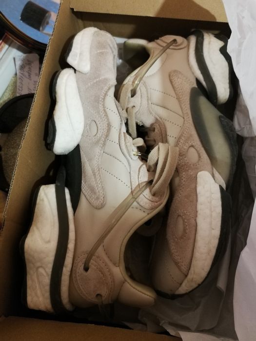 Маратонките са обувани само единпът за проба но се оказаха малки