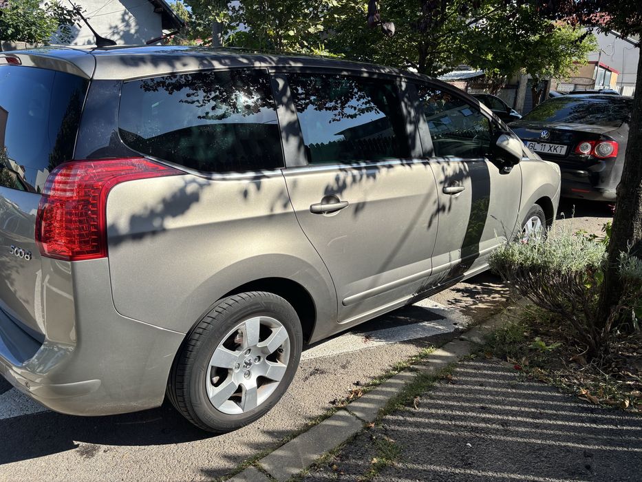 PEUGEOT 5008 2012 — imagine 4