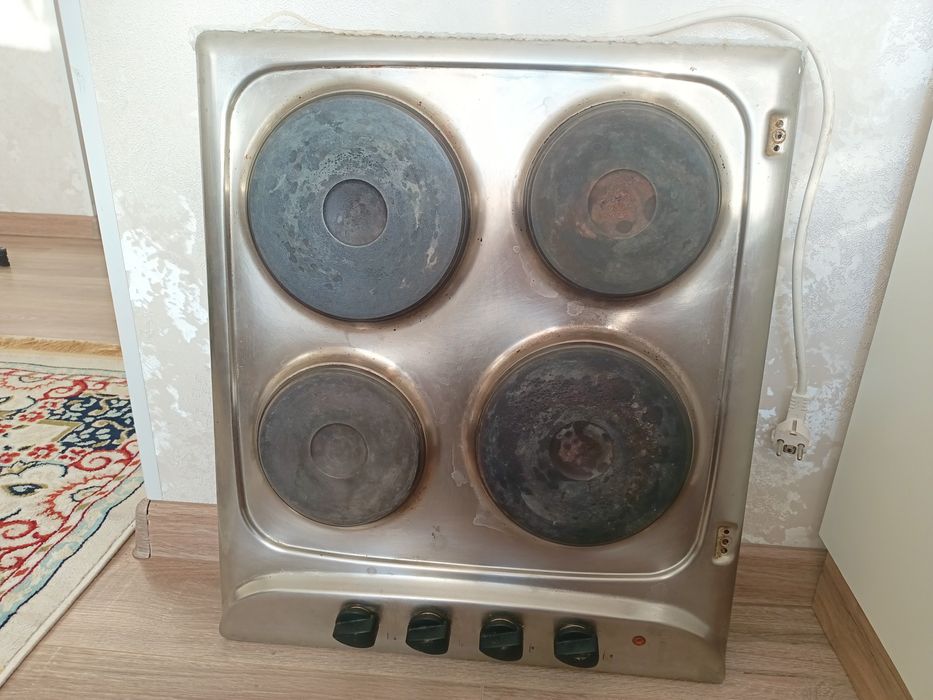 Продам электрическую плиту