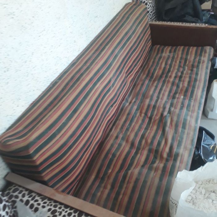 Divan va kreslolar sotiladi