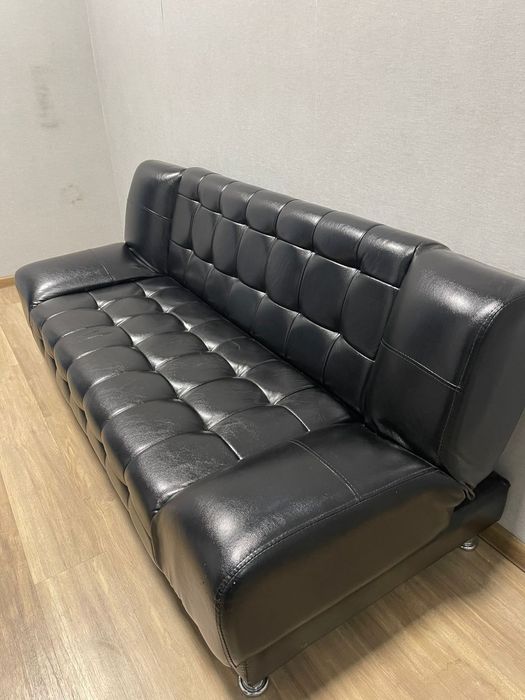 Продам диван кожаный