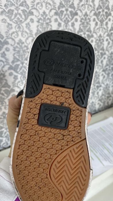 Heelys кроссовки на роликах
