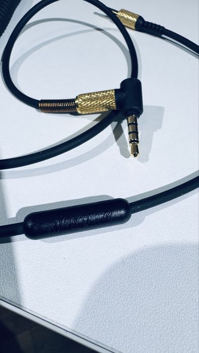 Переходник AUX с микрофоном для наушника Marshall