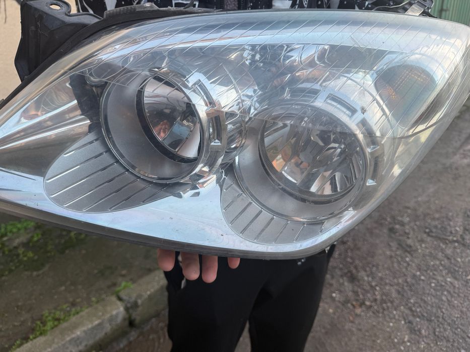 Фарове за автомобил-запазено състояние