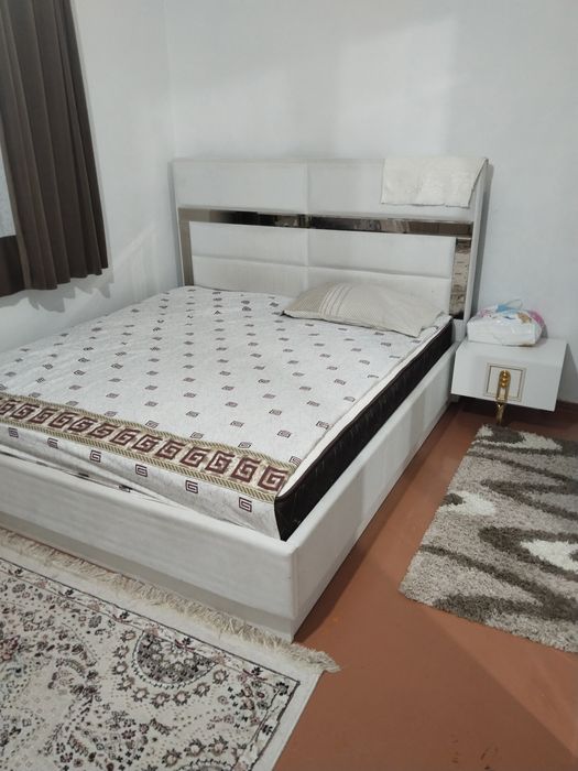 Спальныи гарнитур в комплекте