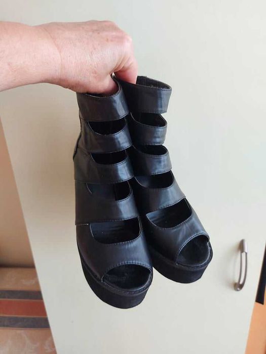 Естествена кожа летни обувки  Фетиш стил на платформа почти нови номер 38