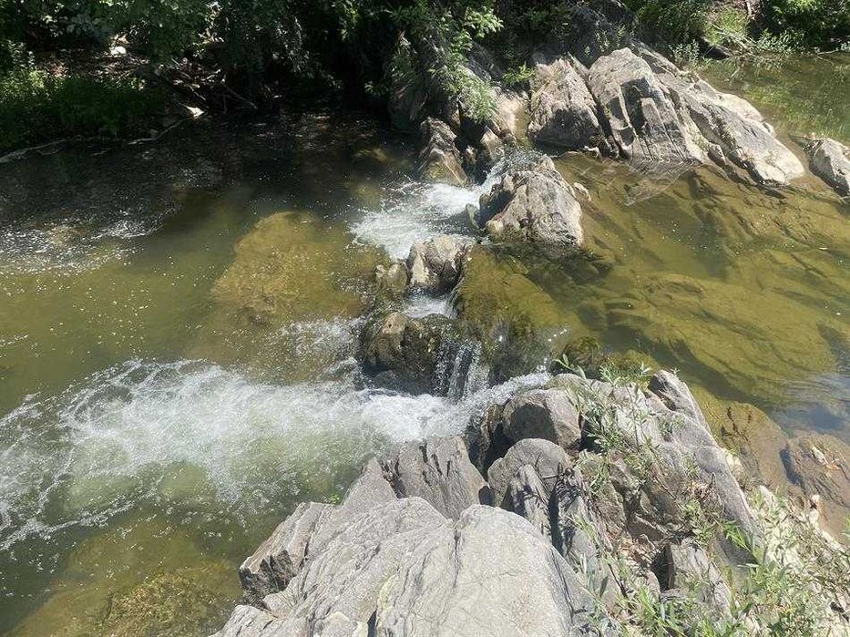 Продава се къща - с.Карамичевци