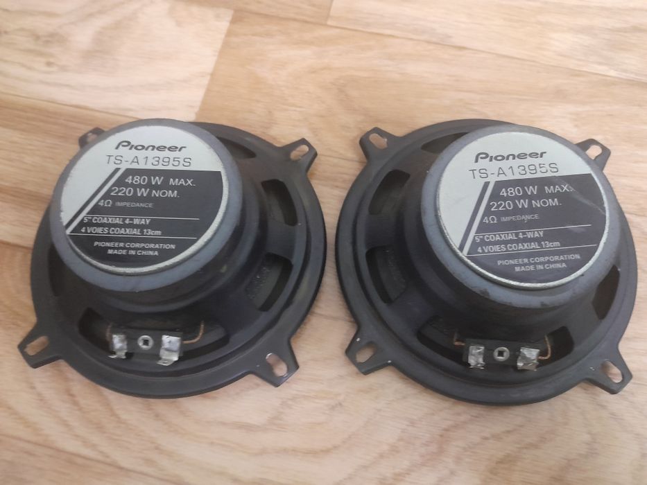 Продам калонки рабочем состоянии