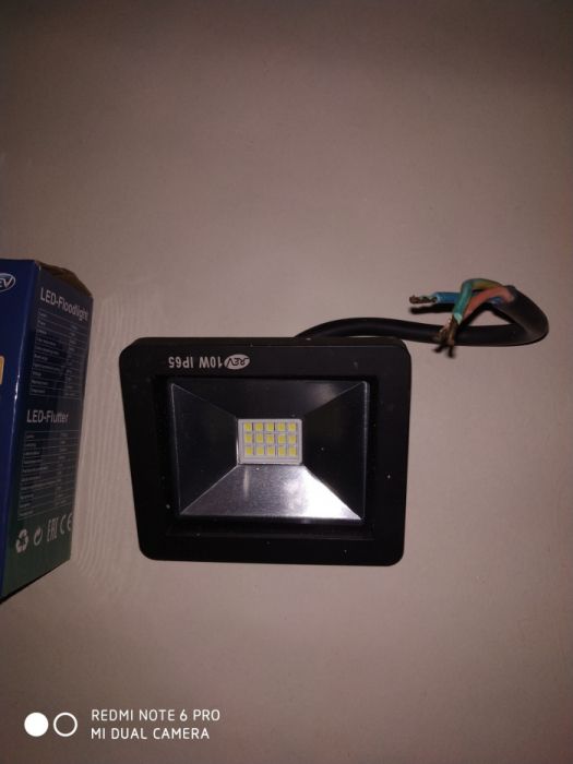 Светодиодный прожектор