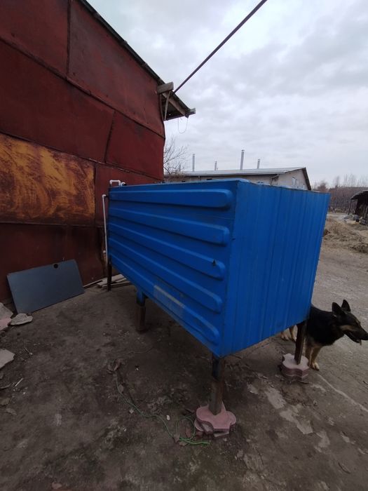 Аквариум больше двух тоновый срочно продаётся