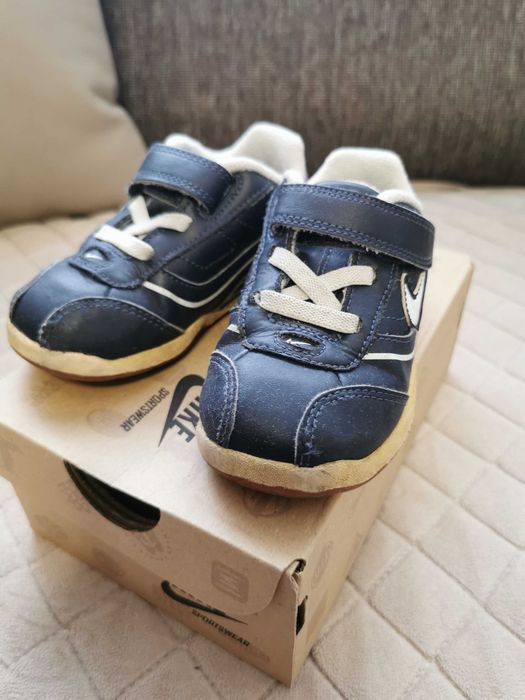 Детски оригинални обувки найк, закупени от Италия.
