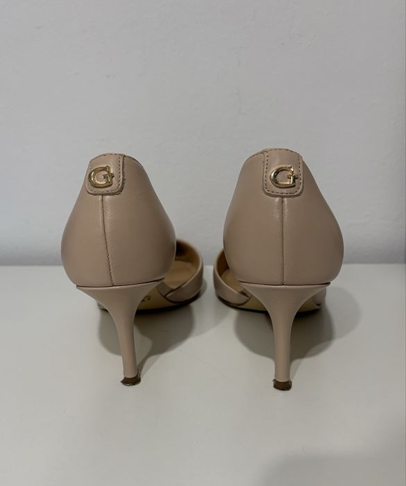 Pantofi cu toc Guess