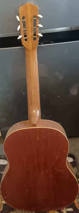 Продавам китара, българска.