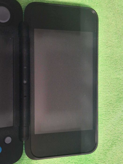 New Nintendo 2DS XL, modat 128gb, negru/albastru