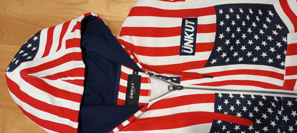 Уникален суитшърт