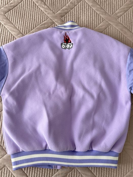 Бомбер на девочку