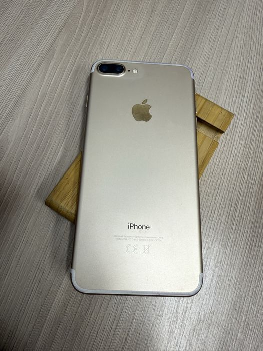 Продам iPhone 7 plus