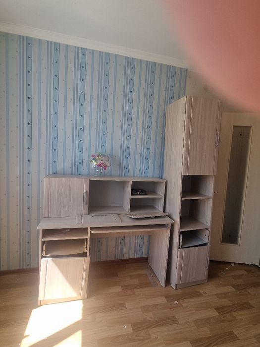 Стол, полка и шкаф  бу