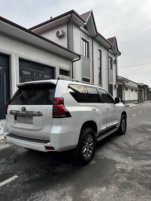 Toyota land cruiser prado