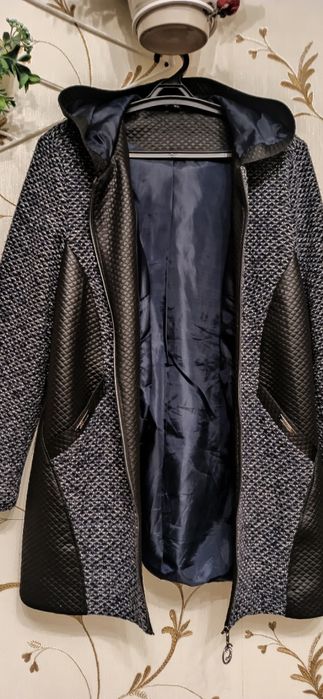 Продам женские куртки