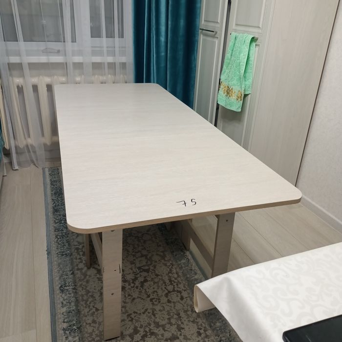 Продам стол книжка