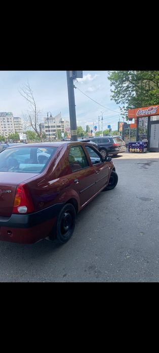 Vând Dacia Logan