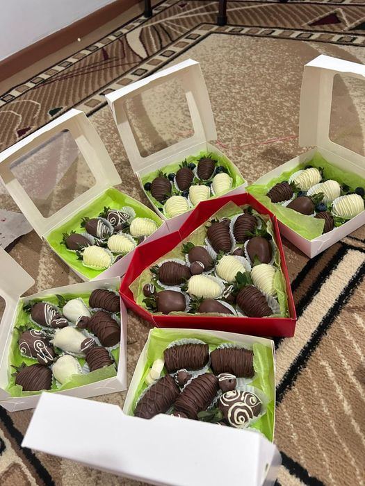 Клубника келді шоколаде