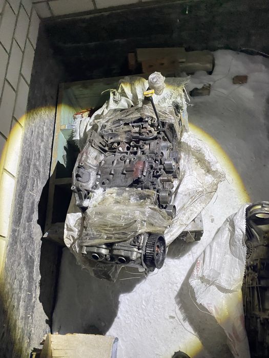 Мотор машины , двигатель