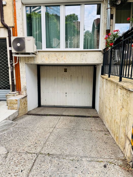 Дава се под наем Гараж / Паркомясто в София, Център - 19 кв.м за 204 € - Снимка #4