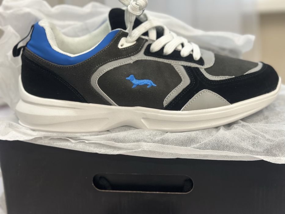 Продам кроссовки