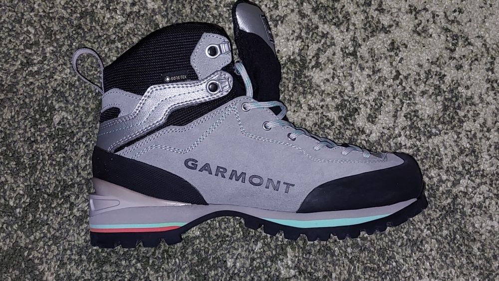 Bocanci trekking dama Garmont Ascent GTX 39,5 light grey/light gren