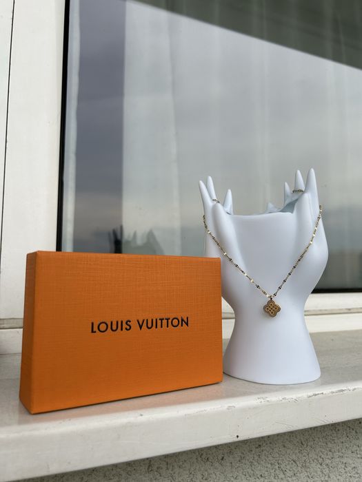 Vand lantisor Louis Vuitton