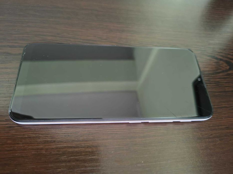 Смартфон Motorola Moto G30 + карта памет 16 GB