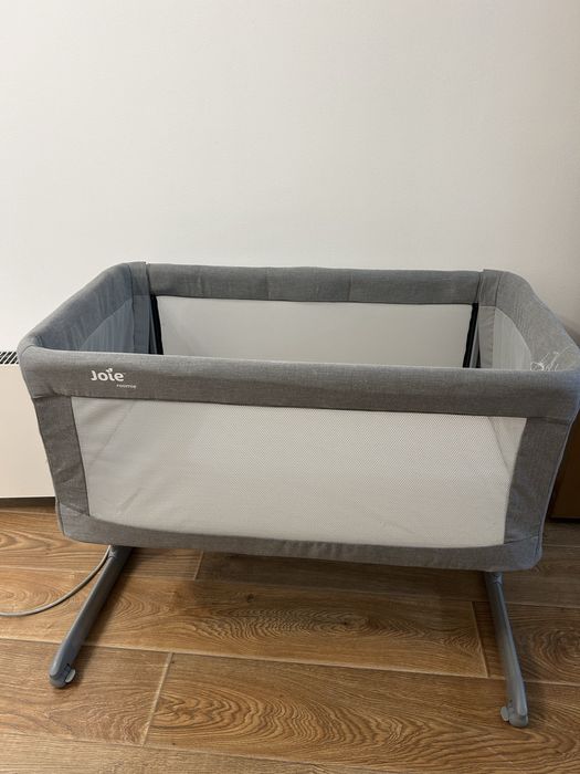 Продам приставную кроватку Joie Roomie