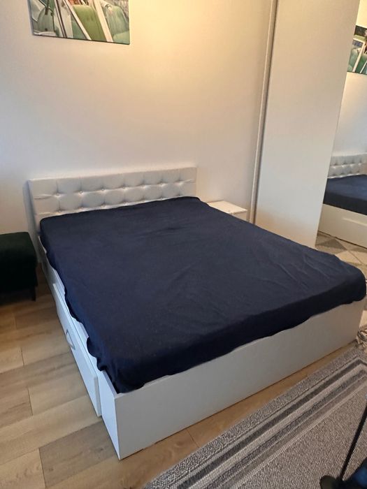 Mobilă alba dormitor