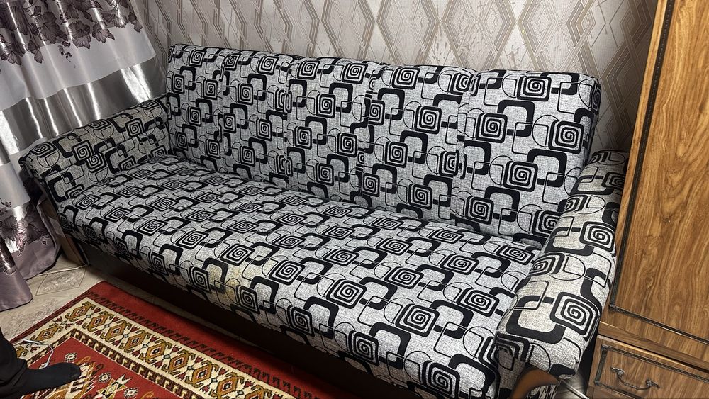 Диван Б/у.