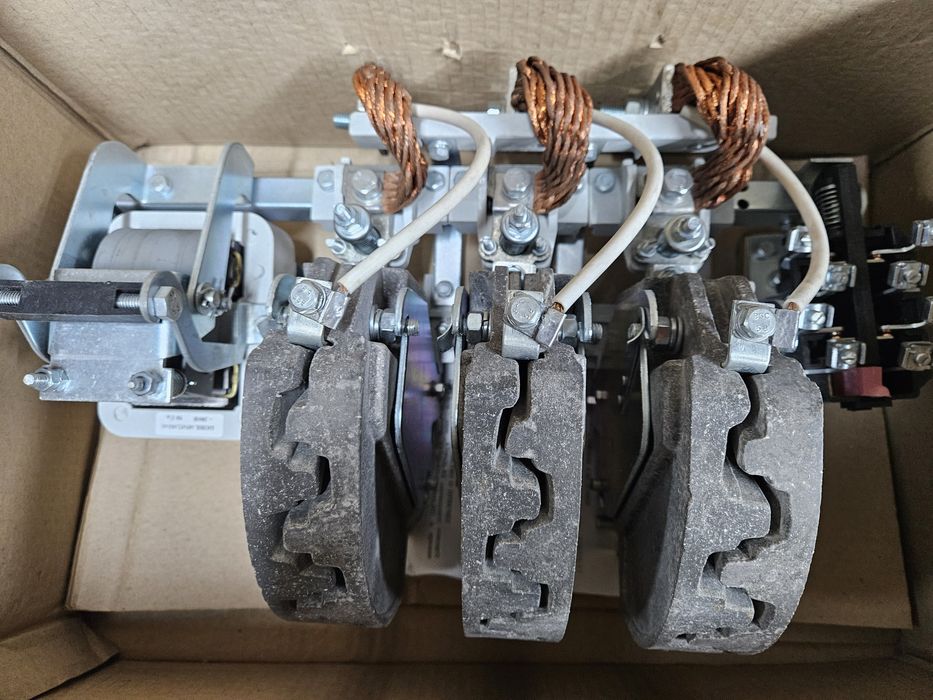 Контактор 400 ампер кт 6043