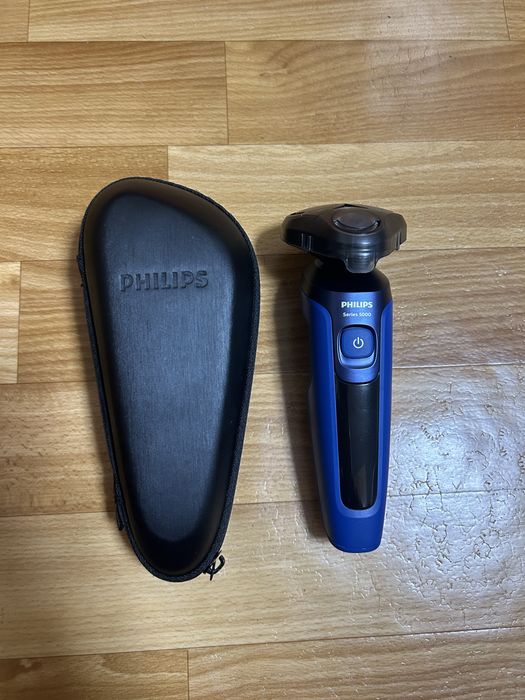 Продавам електрическа самобръсначка Philips Series 5000