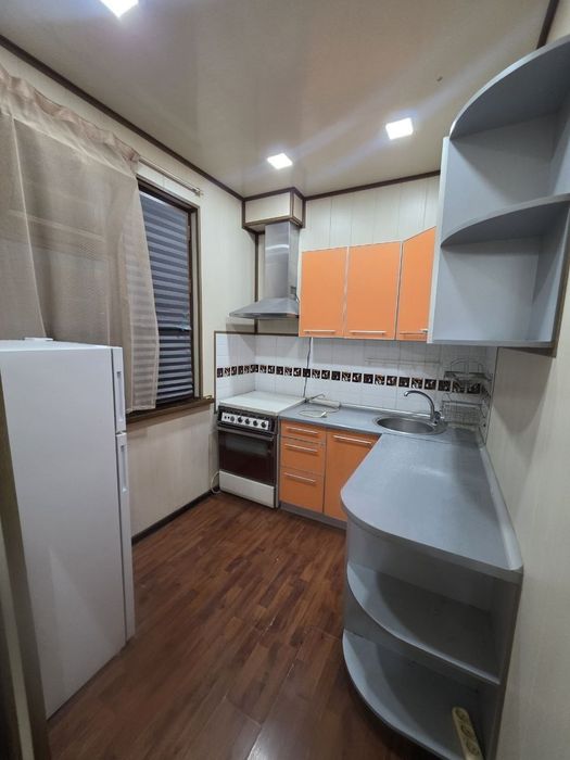 Arenda kvartira Yashnabod Metro bekati oldida 2xona 3etaj oilaga beril