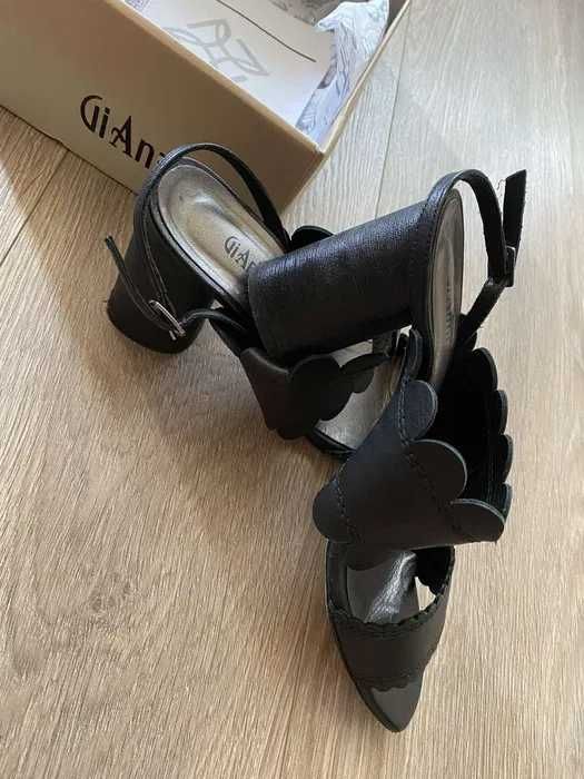 Дамски сандали Gianni