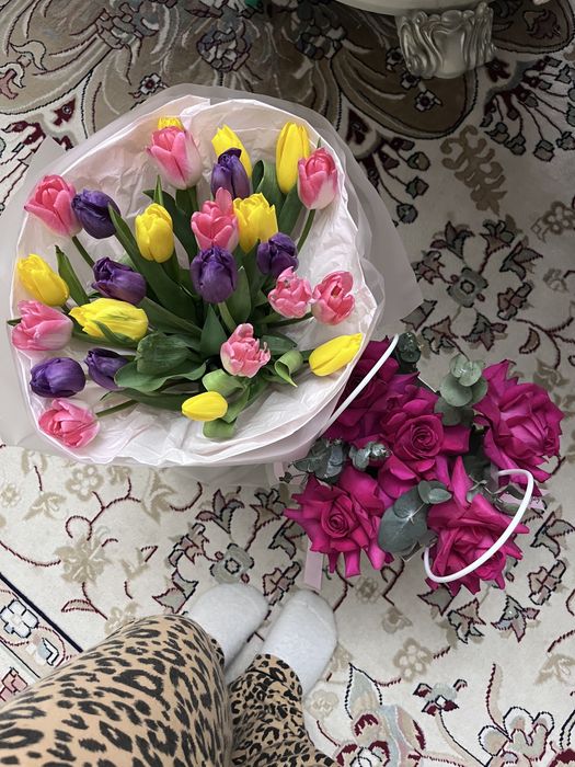 Қызғалдақ и роза