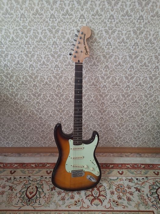 Squier FSR Affinity Stratocaster и Fender Champion 20