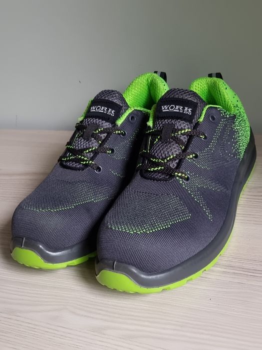 Work2Do спортни предпазни обувки 44 номер