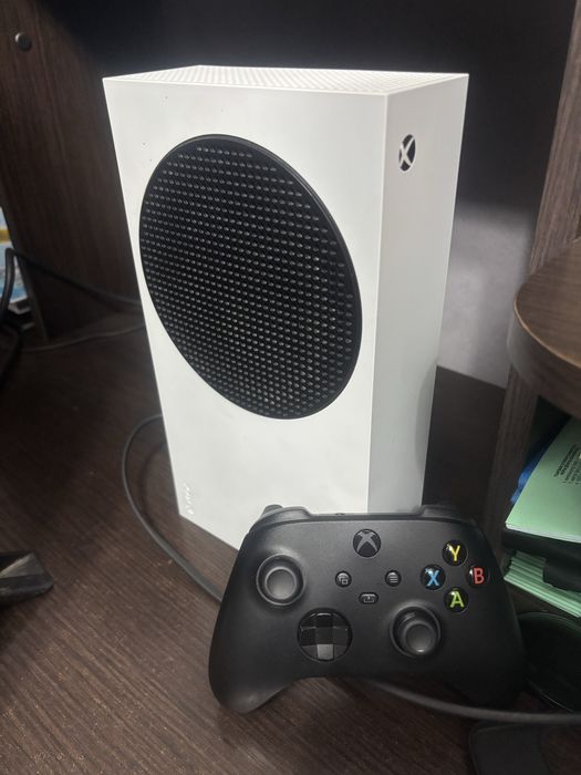 xbox series s с одним джойстиком