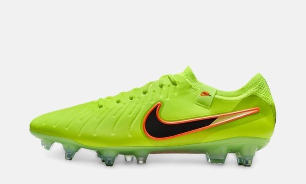 Vand ghete de fotbal Nike Tiempo Sg 40.5